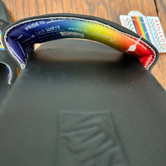 NWT Vans La Costa Slide Sandal Black Rainbow Pride Logo: Men's Size 5 - Picture 4 of 5